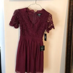 Lulu’s maroon XS dress